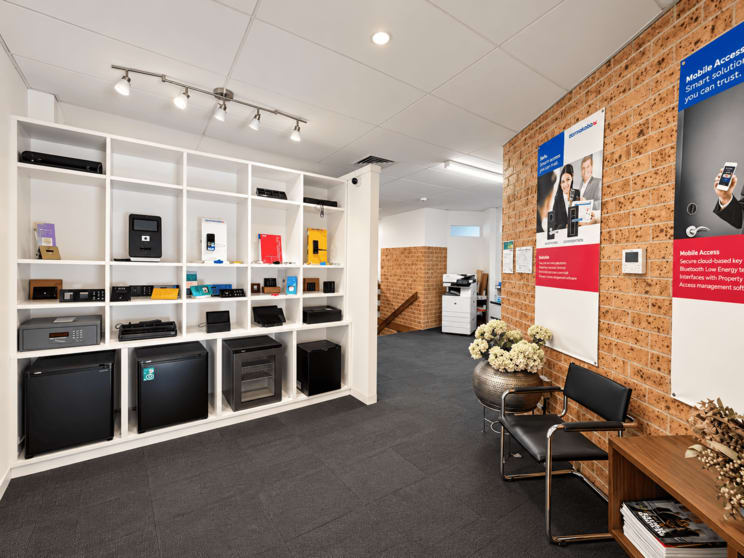 Click to view all images 14 Salisbury Road Hornsby NSW 2077 - Image 3