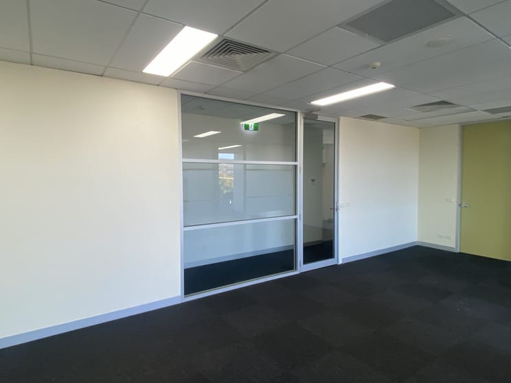 Click to view all images 111-113 Hume Street Wodonga VIC 3690 - Image 3