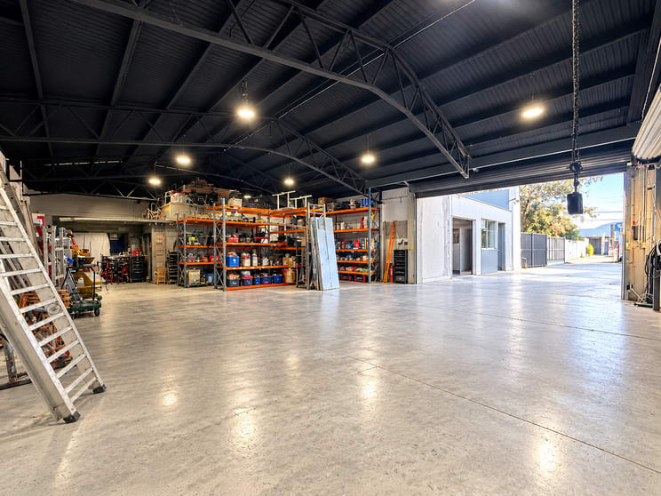 Click to view all images Unit 3/8 Geelong Street Fyshwick ACT 2609 - Image 3