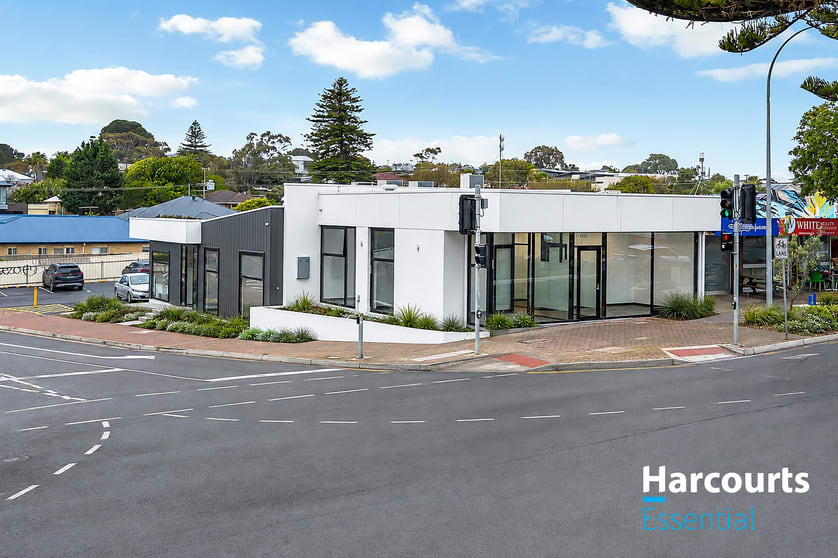 Click to view all images 37 Beach Road Christies Beach SA 5165 - Image 1