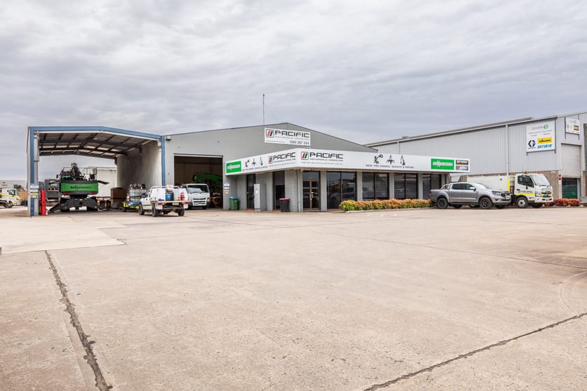 Click to view all images 2 Rosberg Road Wingfield SA 5013 - Image 2