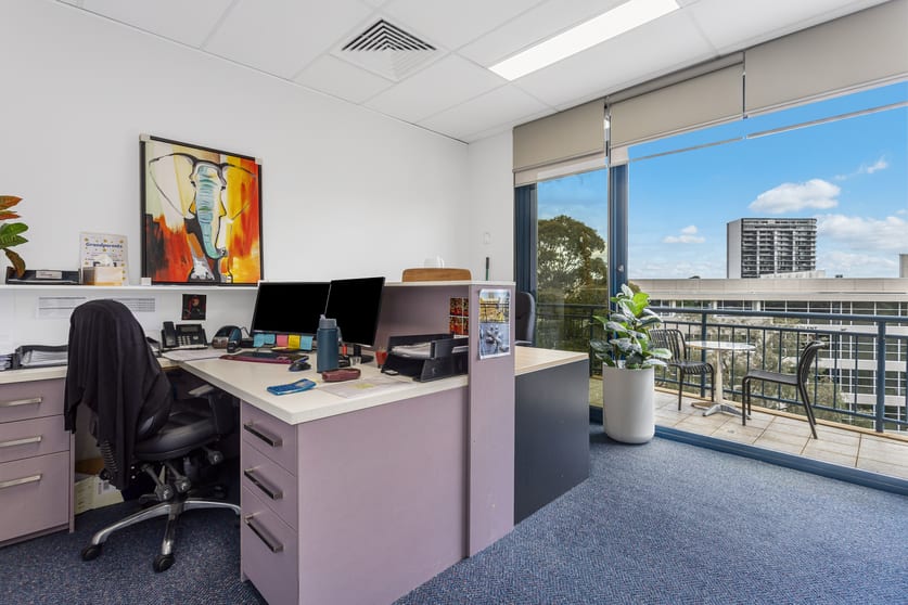 Click to view all images 4.05/29-31 Solent Circuit Norwest NSW 2153 - Image 1