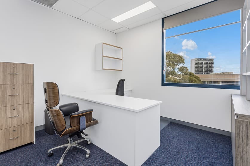 Click to view all images 4.05/29-31 Solent Circuit Norwest NSW 2153 - Image 3