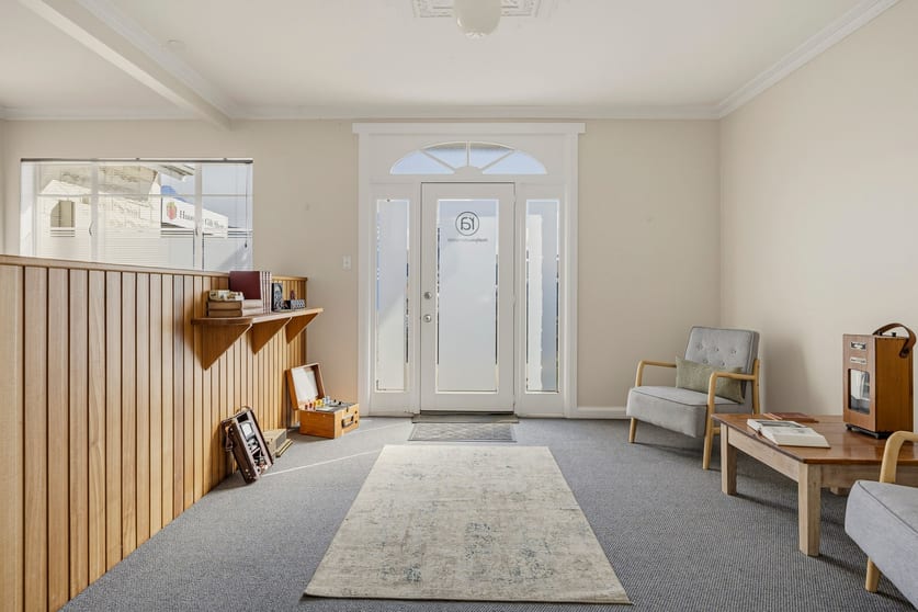 Click to view all images 54 Main St Huonville TAS 7109 - Image 2