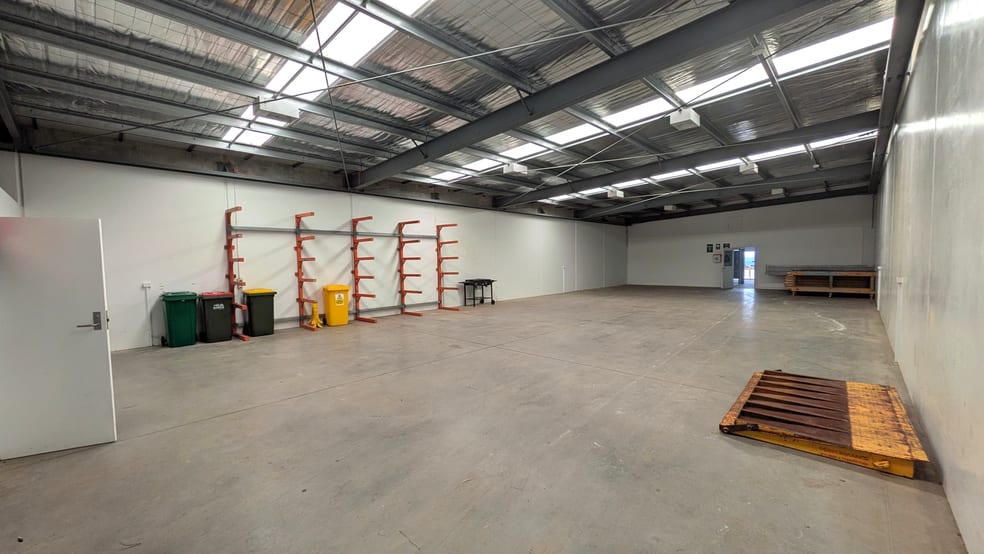 Click to view all images Premium Showroom / Warehouse/2/123 Bass Highway Cooee TAS 7320 - Image 2