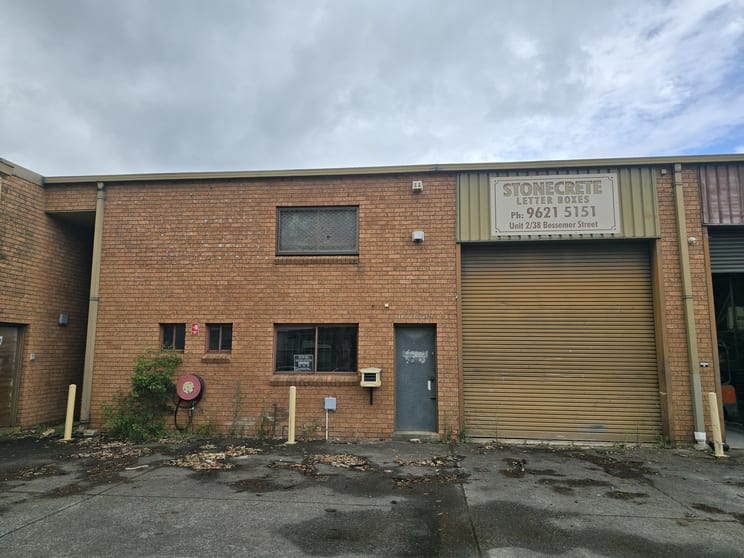 Click to view all images 1 & 2/38 Bessemer Street Blacktown NSW 2148 - Image 1