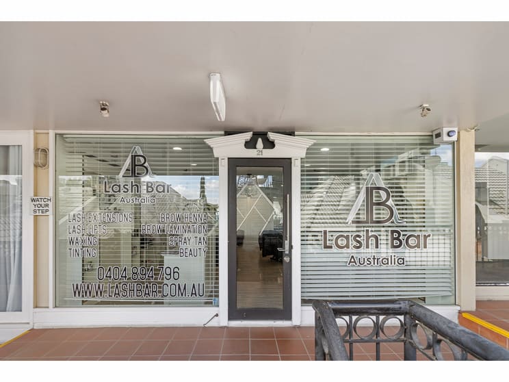 21/20 Park Road Milton QLD 4064 - Image 3
