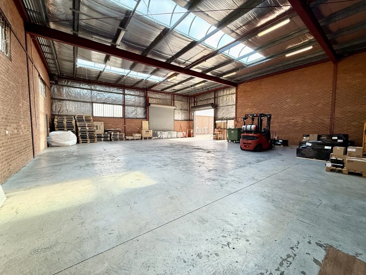 4/184 Gladstone Street Fyshwick ACT 2609 - Image 2