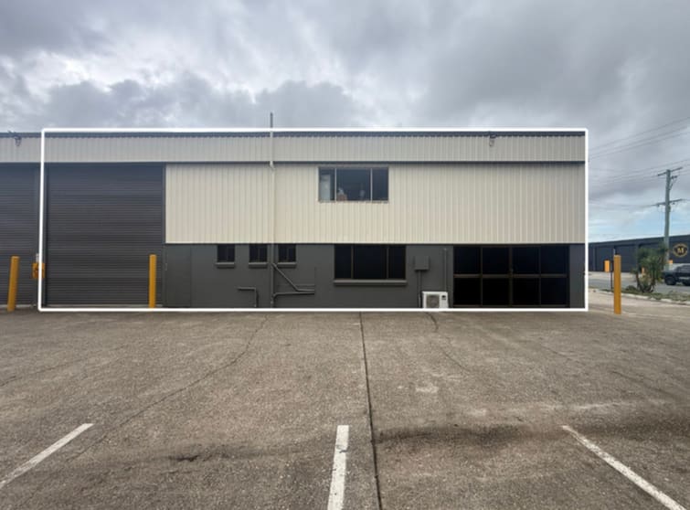 Click to view all images 2/4 Moonbi Street Brendale QLD 4500 - Image 2