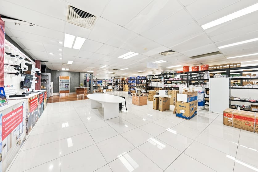 Click to view all images 577 Woodville Road Guildford NSW 2161 - Image 2