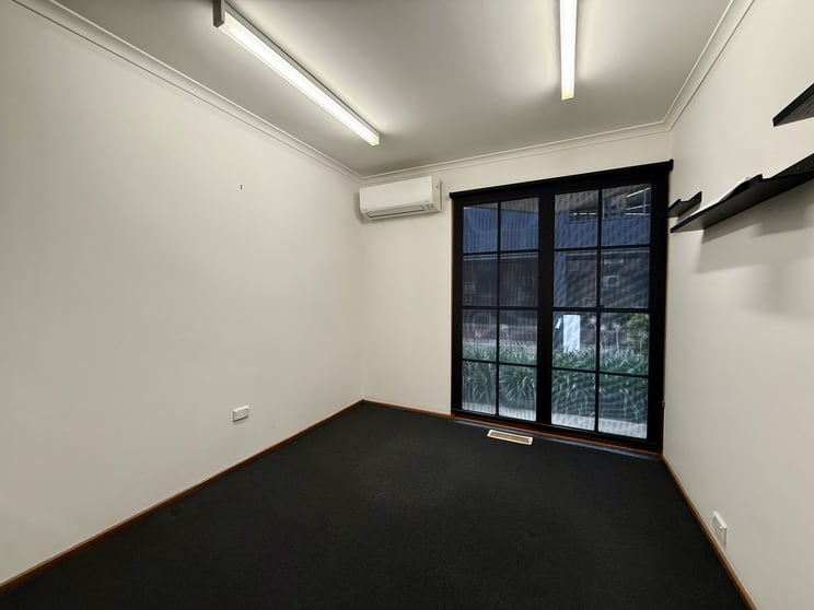 Click to view all images Ground Floor Unit 1/15 Torrens Street Braddon ACT 2612 - Image 3