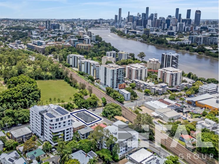 Click to view all images Suite 3/30 Sylvan Road Toowong QLD 4066 - Image 3