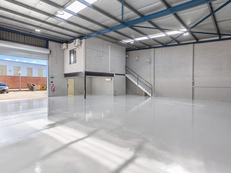 Click to view all images 11/135 Long Street Smithfield NSW 2164 - Image 2