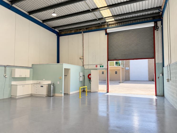 Click to view all images Unit 29A/1-3 Endeavour Road Caringbah NSW 2229 - Image 2