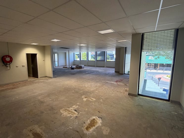 Click to view all images Level 1, 25 Playne Street Frankston VIC 3199 - Image 4