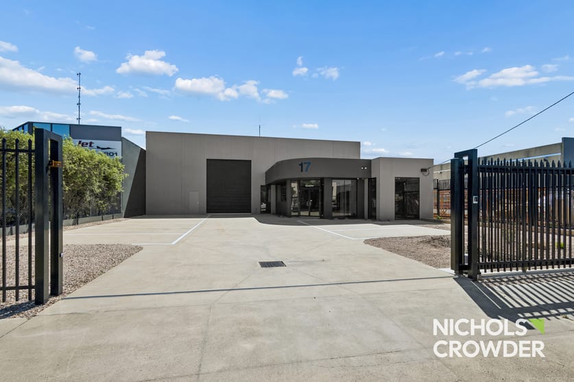 Click to view all images 17 Brett Drive Carrum Downs VIC 3201 - Image 1