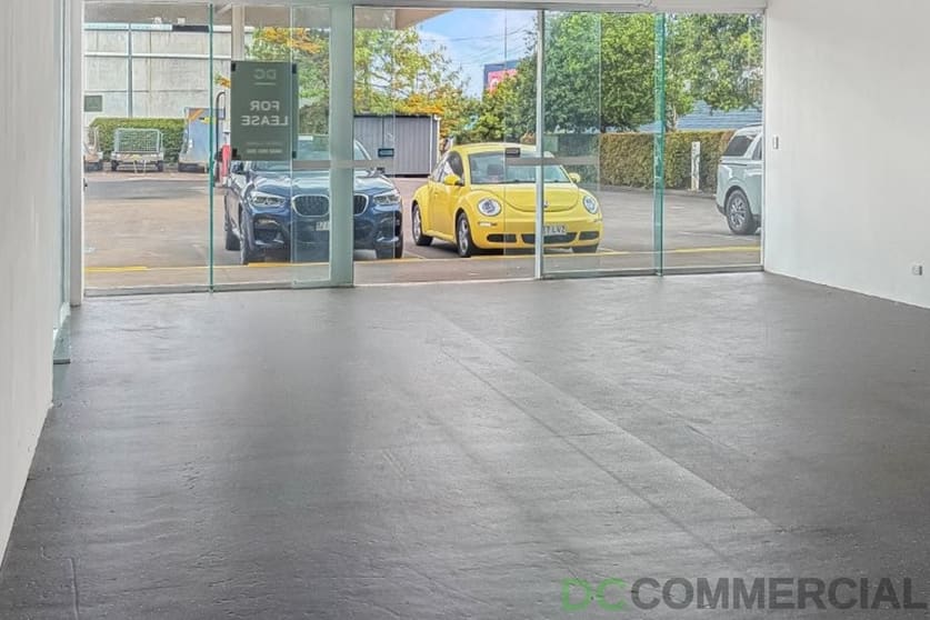 Click to view all images 1/221 Ruthven Street North Toowoomba QLD 4350 - Image 2