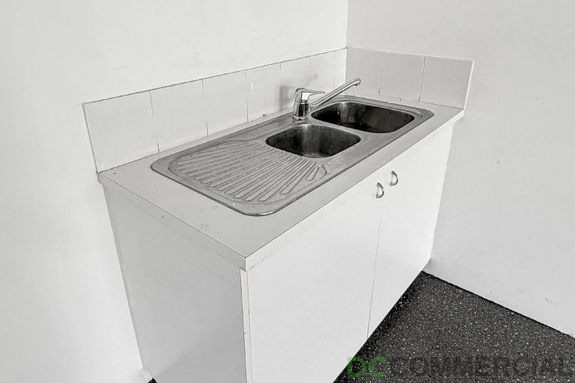 Click to view all images 1/221 Ruthven Street North Toowoomba QLD 4350 - Image 4
