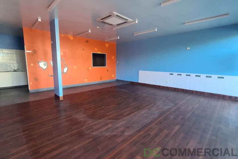 Click to view all images 2/221 Ruthven Street North Toowoomba QLD 4350 - Image 3