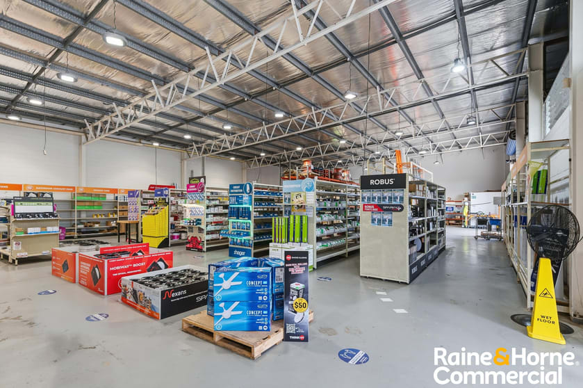 Click to view all images 1/10 Paisley Drive Lawnton QLD 4501 - Image 2