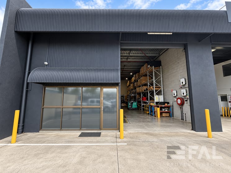 Click to view all images Unit 3/31 Ada Street Coopers Plains QLD 4108 - Image 1