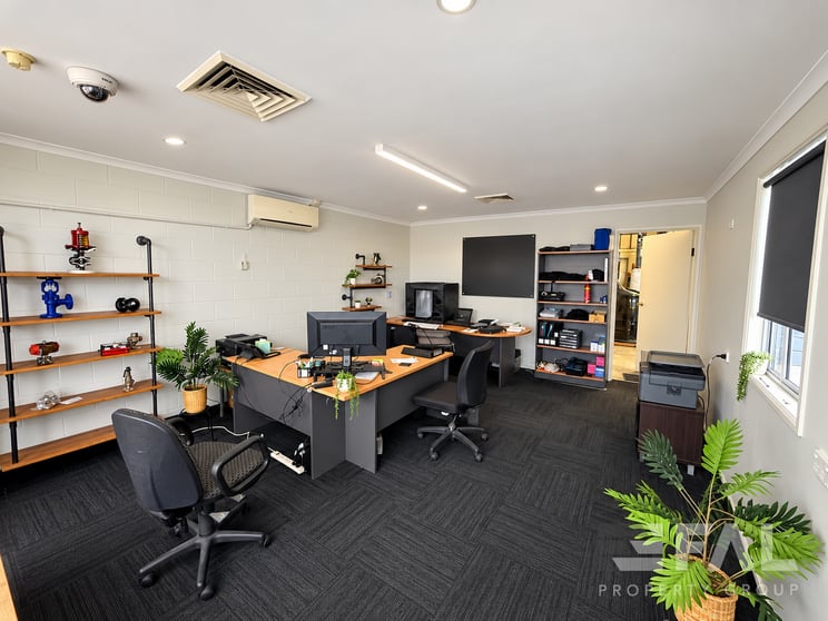 Click to view all images Unit 3/31 Ada Street Coopers Plains QLD 4108 - Image 3