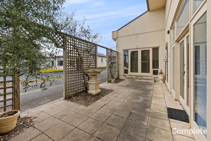 Click to view all images 12A Crouch Street South Mount Gambier SA 5290 - Image 3