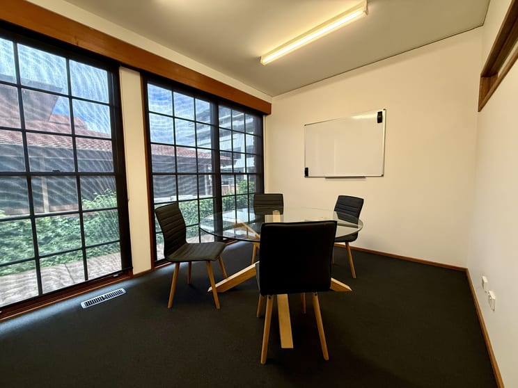 Click to view all images Ground Floor Unit 2/15 Torrens Street Braddon ACT 2612 - Image 3