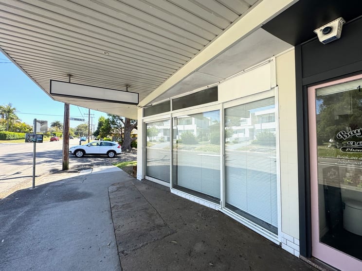 Click to view all images 106 Coonong Road Gymea Bay NSW 2227 - Image 3