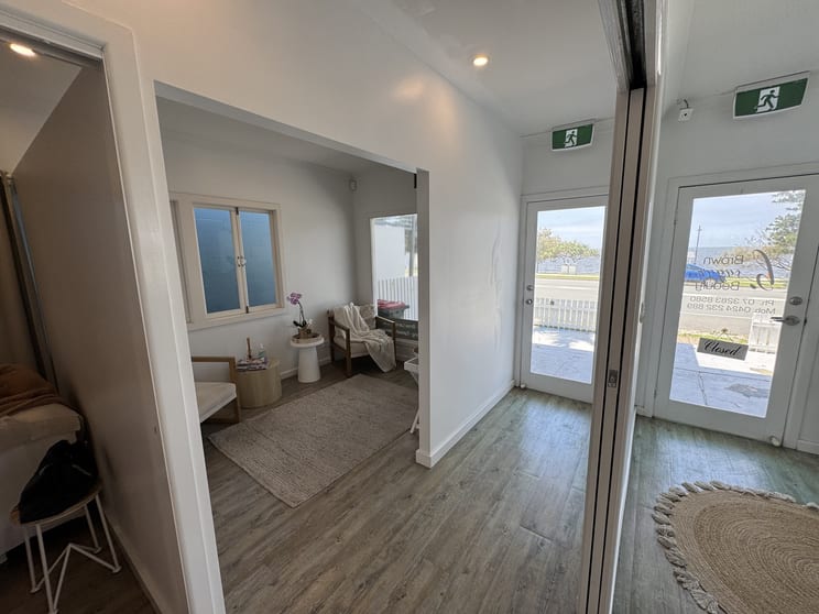 Click to view all images 32a Hornibrook Esplanade Clontarf QLD 4019 - Image 3