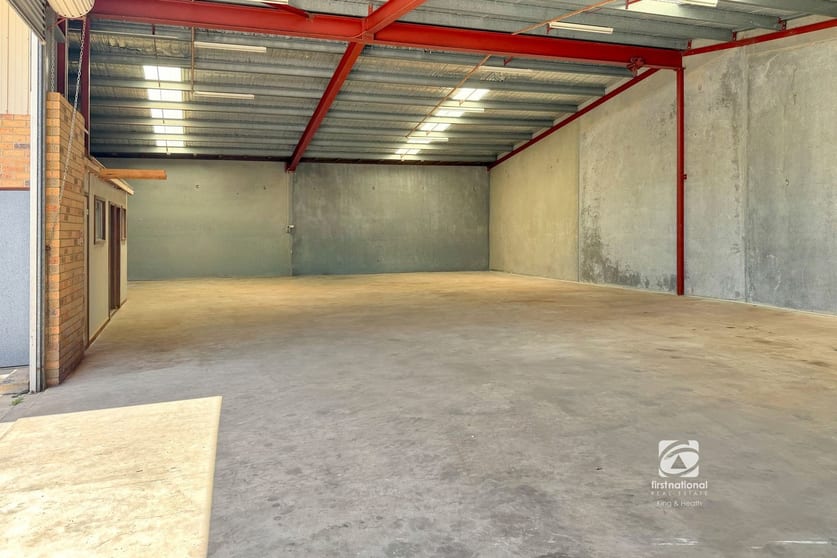 Click to view all images 4/77 Macleod Street Bairnsdale VIC 3875 - Image 1