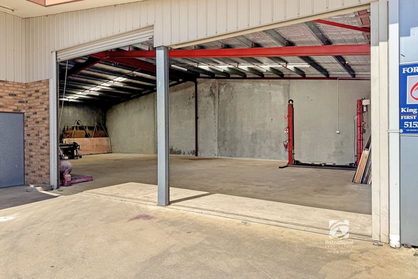 Click to view all images 4/77 Macleod Street Bairnsdale VIC 3875 - Image 2