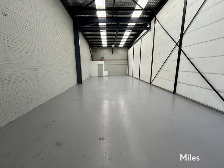 Click to view all images 15/44 Sparks Avenue Fairfield VIC 3078 - Image 2