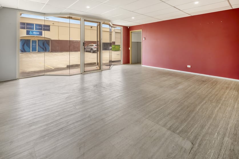 Click to view all images 2/61 Boyland Avenue Coopers Plains QLD 4108 - Image 3