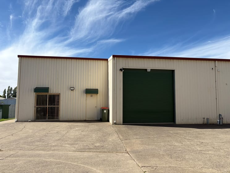 Click to view all images 11/17-19 Elsham Avenue Orange NSW 2800 - Image 2