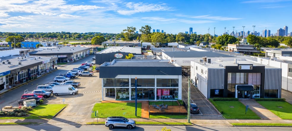 Click to view all images 97 Ashmore Road Bundall QLD 4217 - Image 1