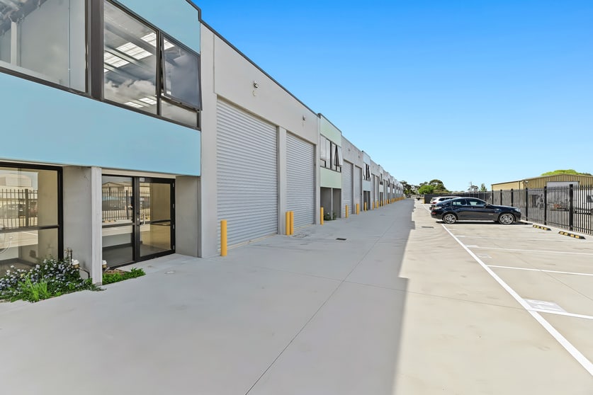 Click to view all images 38 Commerce Place Koo Wee Rup VIC 3981 - Image 3