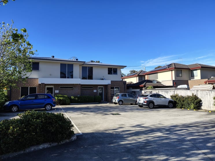Click to view all images 304 Canterbury Road Bayswater North VIC 3153 - Image 3