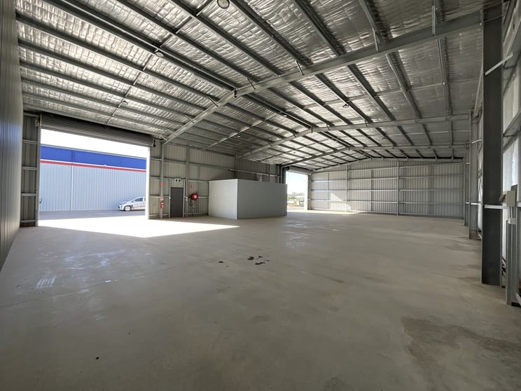 Click to view all images 2/5-7 Best Street Griffith NSW 2680 - Image 3