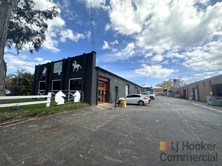 Click to view all images 4/5 Mildon Road Tuggerah NSW 2259 - Image 2