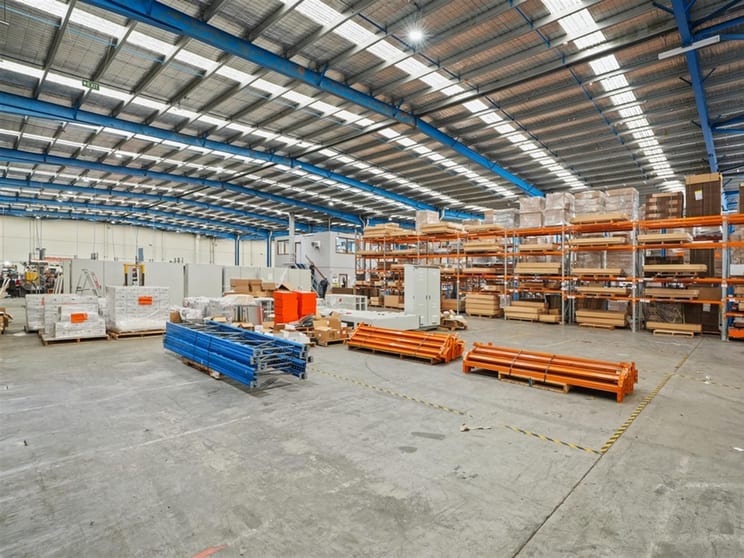 Click to view all images 27 Wedgewood Rd Hallam VIC 3803 - Image 3