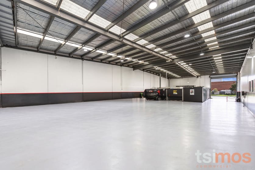 Click to view all images 5/67 Industrial Drive Braeside VIC 3195 - Image 3
