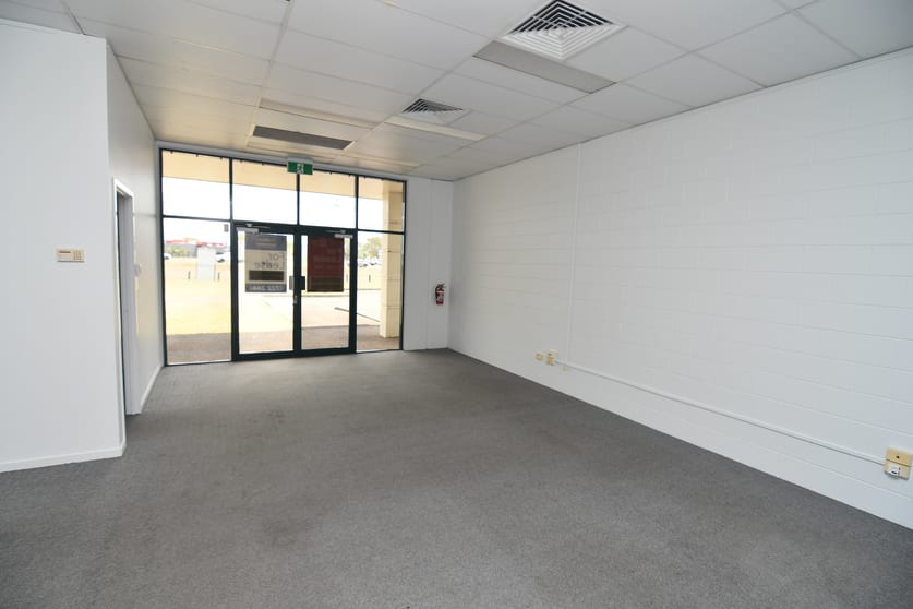 Click to view all images 1A/264 Woolcock Street Currajong QLD 4812 - Image 3