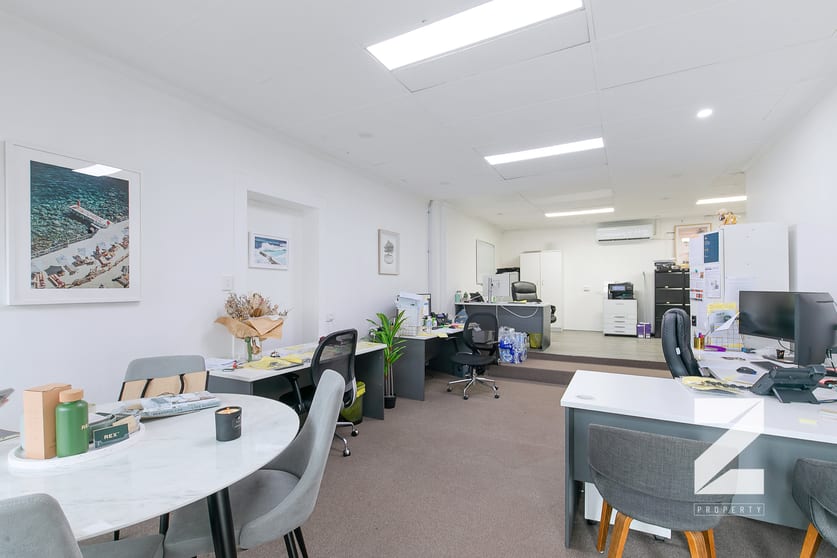 Click to view all images 2/680 SANDGATE ROAD Clayfield QLD 4011 - Image 2