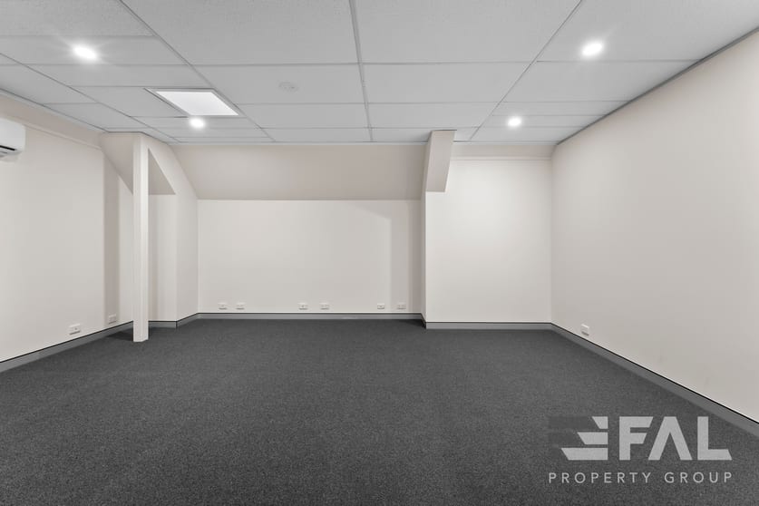 Click to view all images Suite 4/92 Lincoln Street Oxley QLD 4075 - Image 2