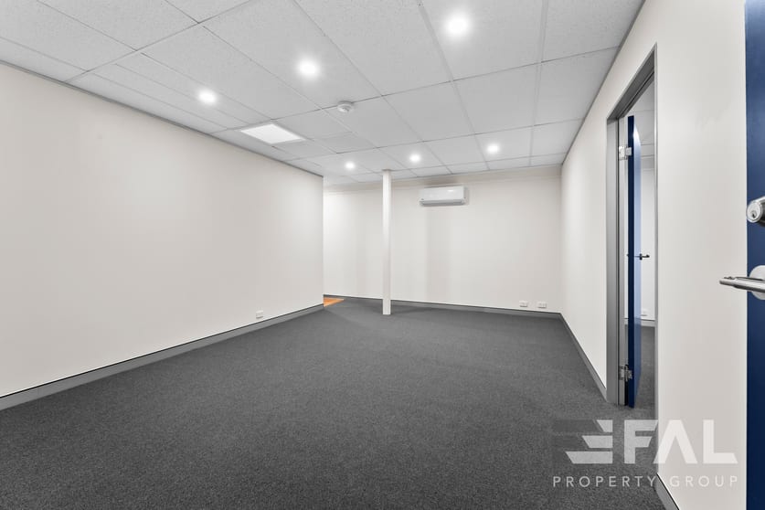 Click to view all images Suite 4/92 Lincoln Street Oxley QLD 4075 - Image 5