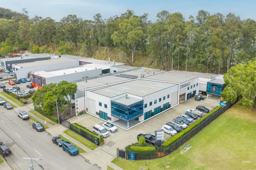 Click to view all images 32 Fremantle Street Burleigh Heads QLD 4220 - Image 3
