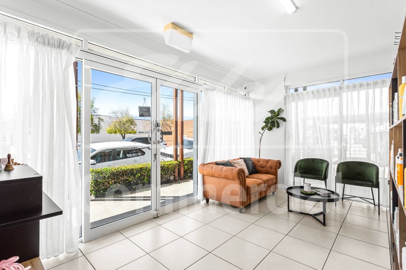 Click to view all images Shop 1/22 Upper Dawson Road Allenstown QLD 4700 - Image 3