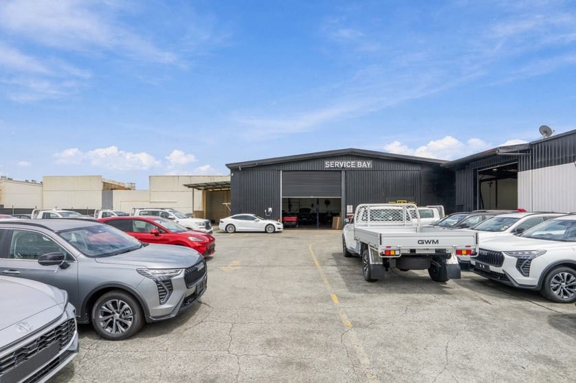 Click to view all images 5 Wrights Place Arundel QLD 4214 - Image 3