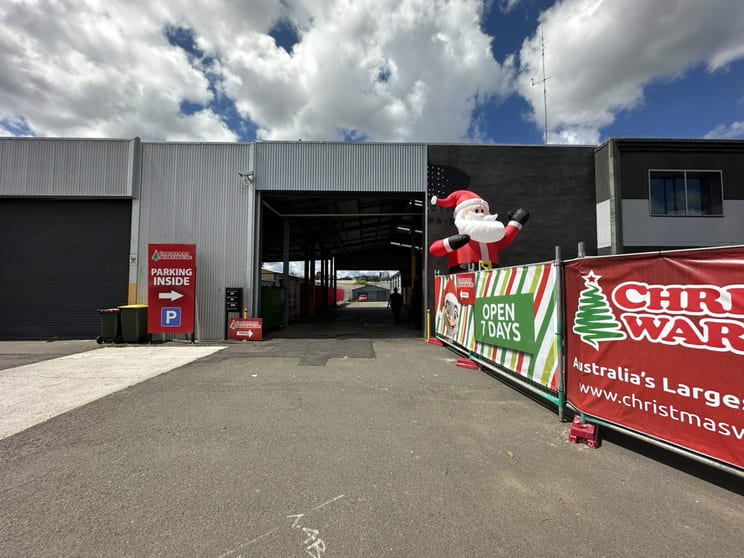 Click to view all images 30 Blaxland Road Campbelltown NSW 2560 - Image 2